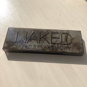DISCONTINUED Urban Decay Smoky Naked Palette